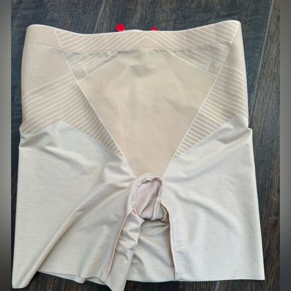 SPANX Shape Invisible Girlshort Nude Shapewear | Seamless | Size XS - Picture 3 of 6